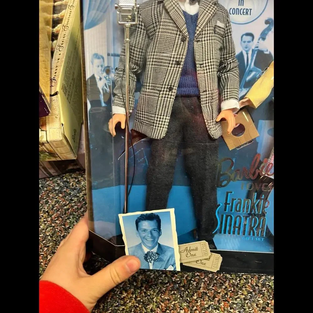 Mattel Barbie Loves Frank Sinatra Collectors Set 22953‎